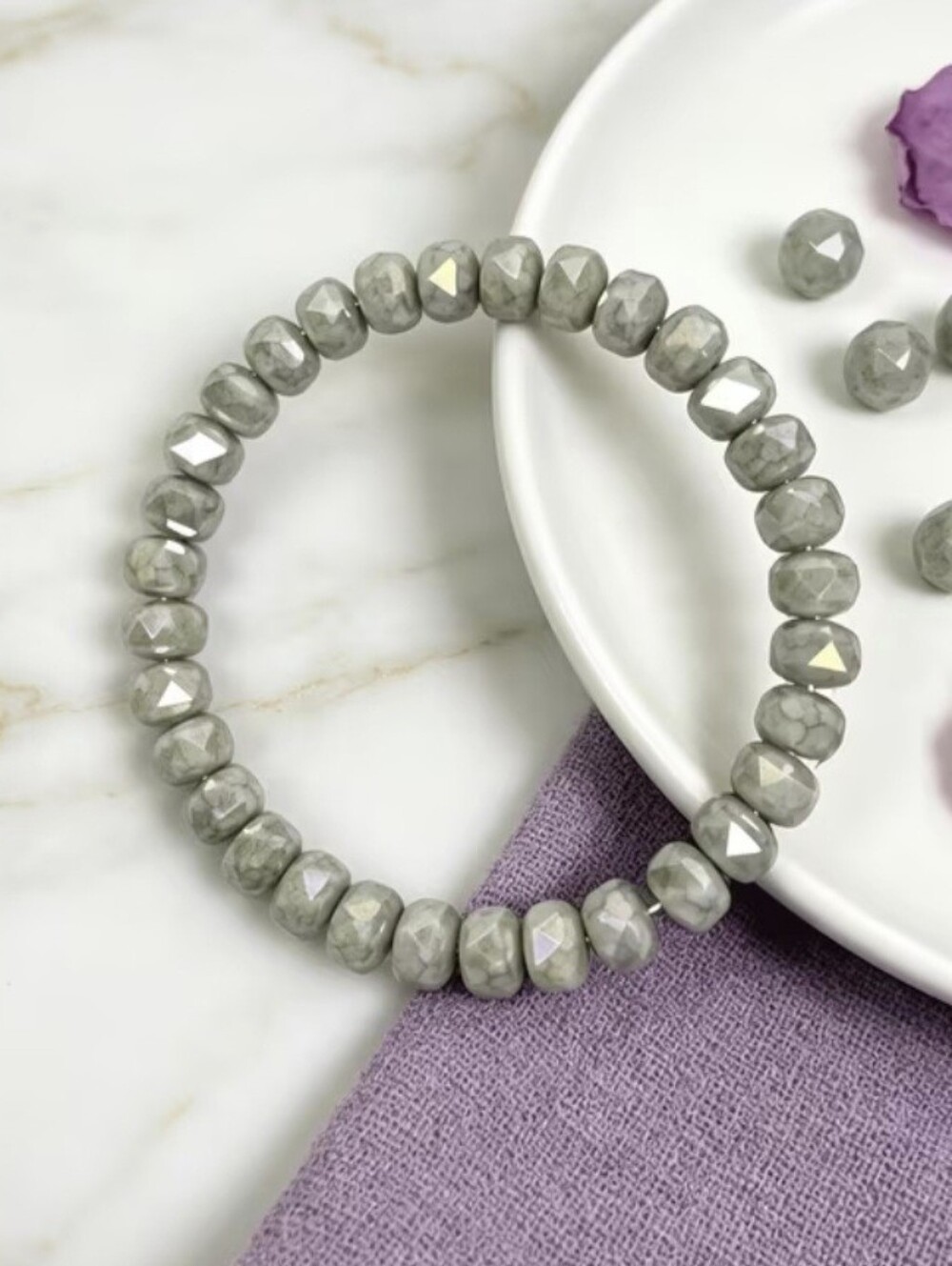 💚🤍NEW💚🤍 PRETTY!! Faceted MOSS AGATE Stretch Bracelet